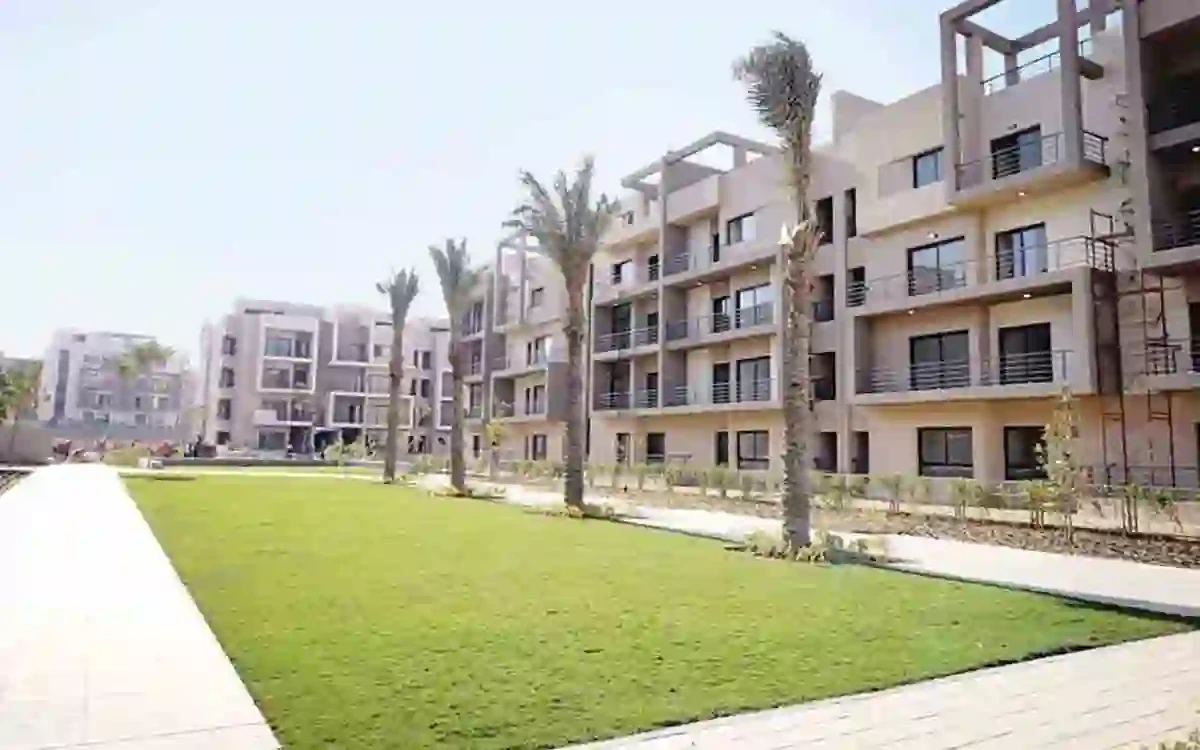 شقة 168م  متشطبة للبيع في المراسم فيفث سكوير التجمع الخامس